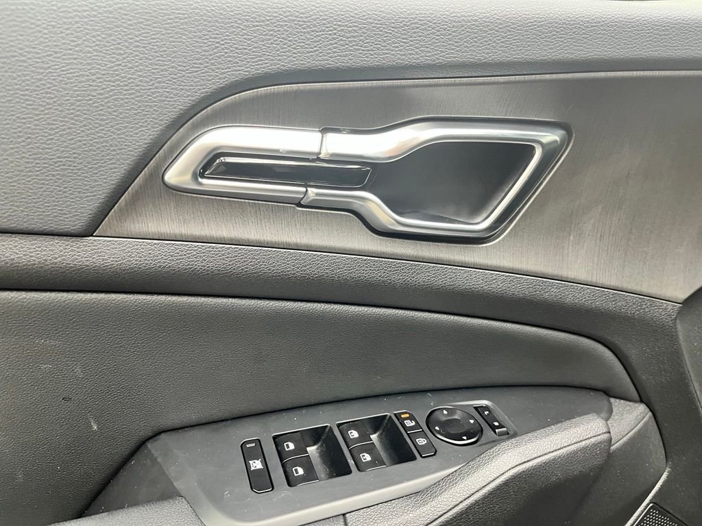 Used 2026 Black Kia X-Line image 19
