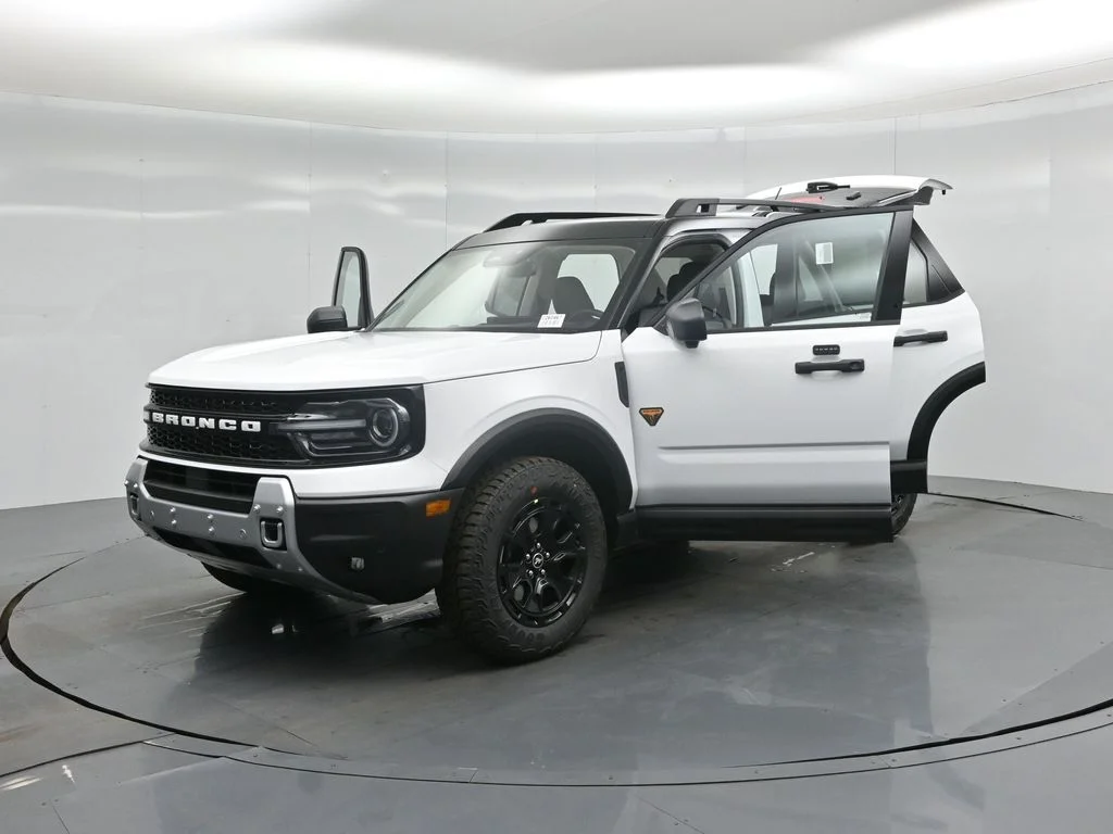 New 2026 Oxford White Ford Badlands image 32