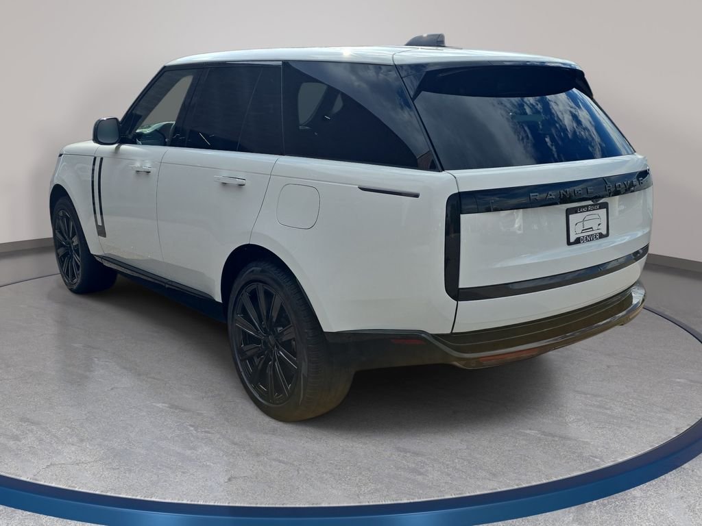 New 2026 Fuji White Land Rover SE image 7