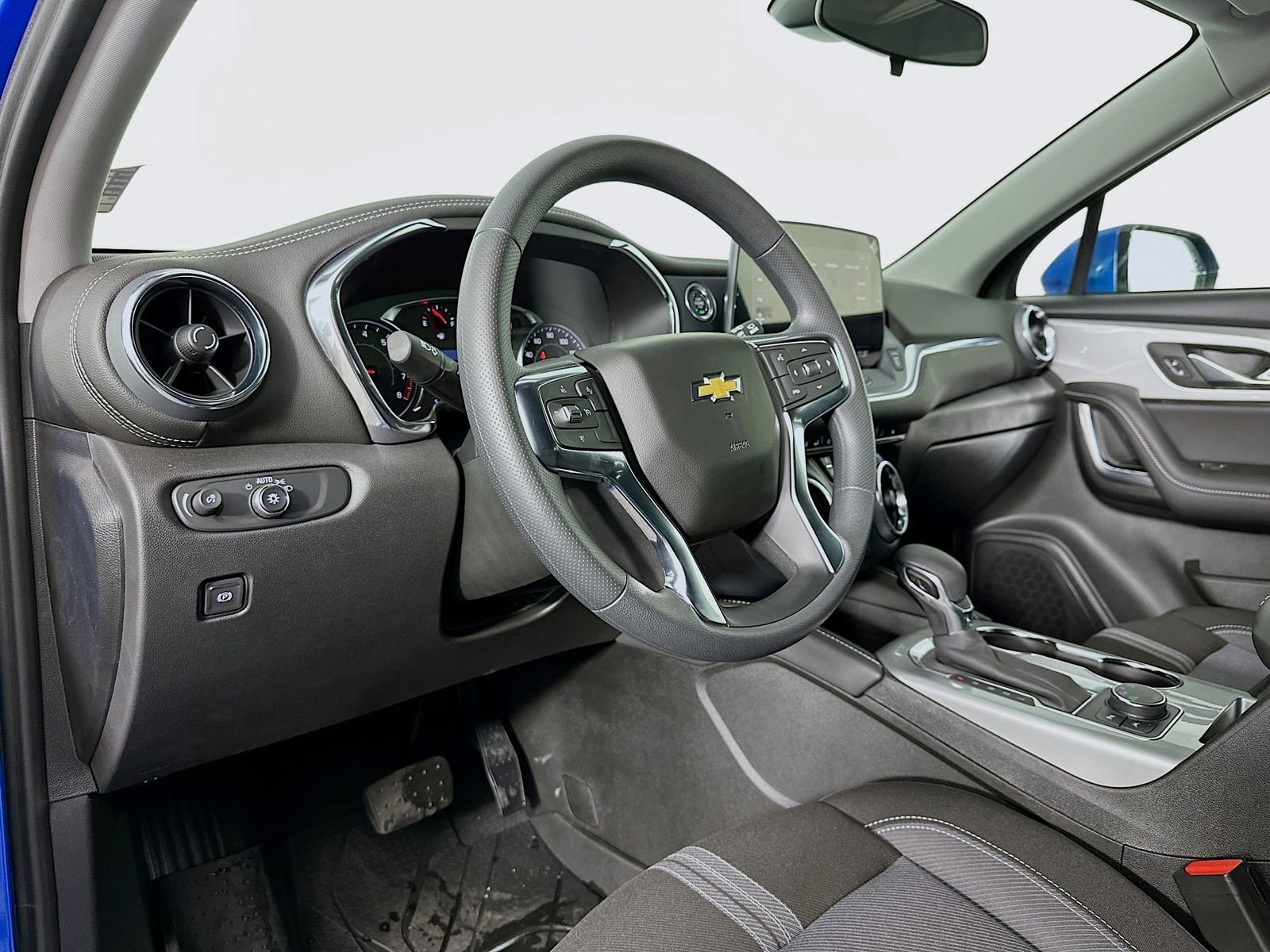 2025 Chevrolet Blazer 2LT - Photo 10