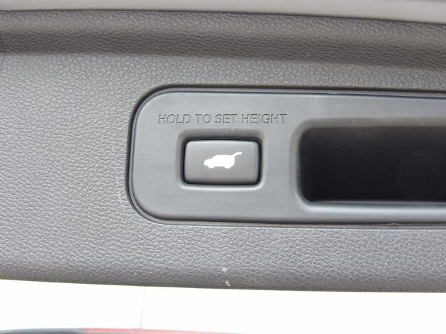 Used 2022 Lunar Silver Metallic Honda Touring image 16
