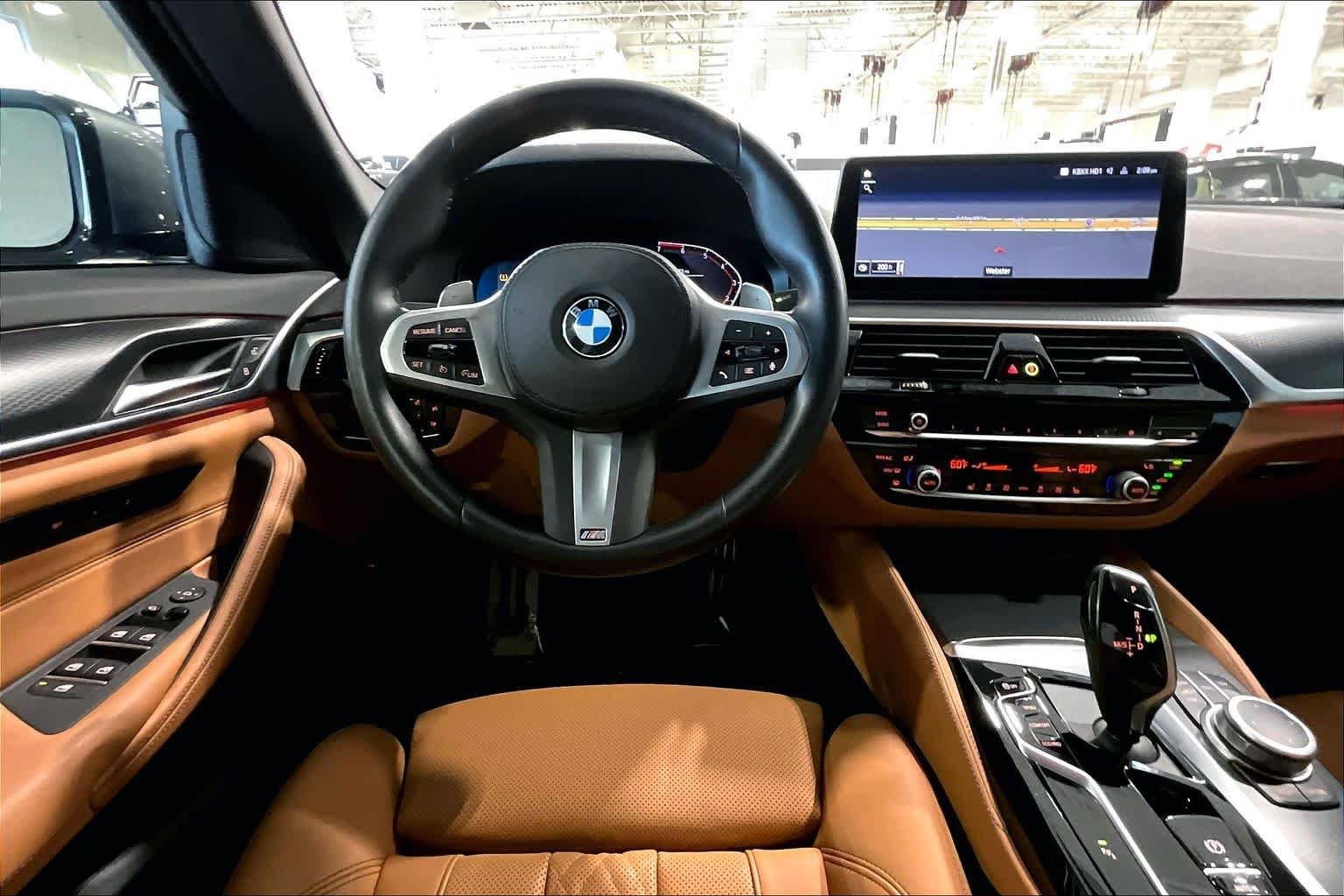 Used 2022 Bluestone Metallic BMW 530i image 6