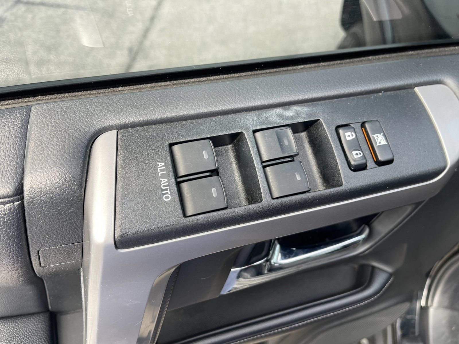 Used 2019 Black Toyota SR5 image 13