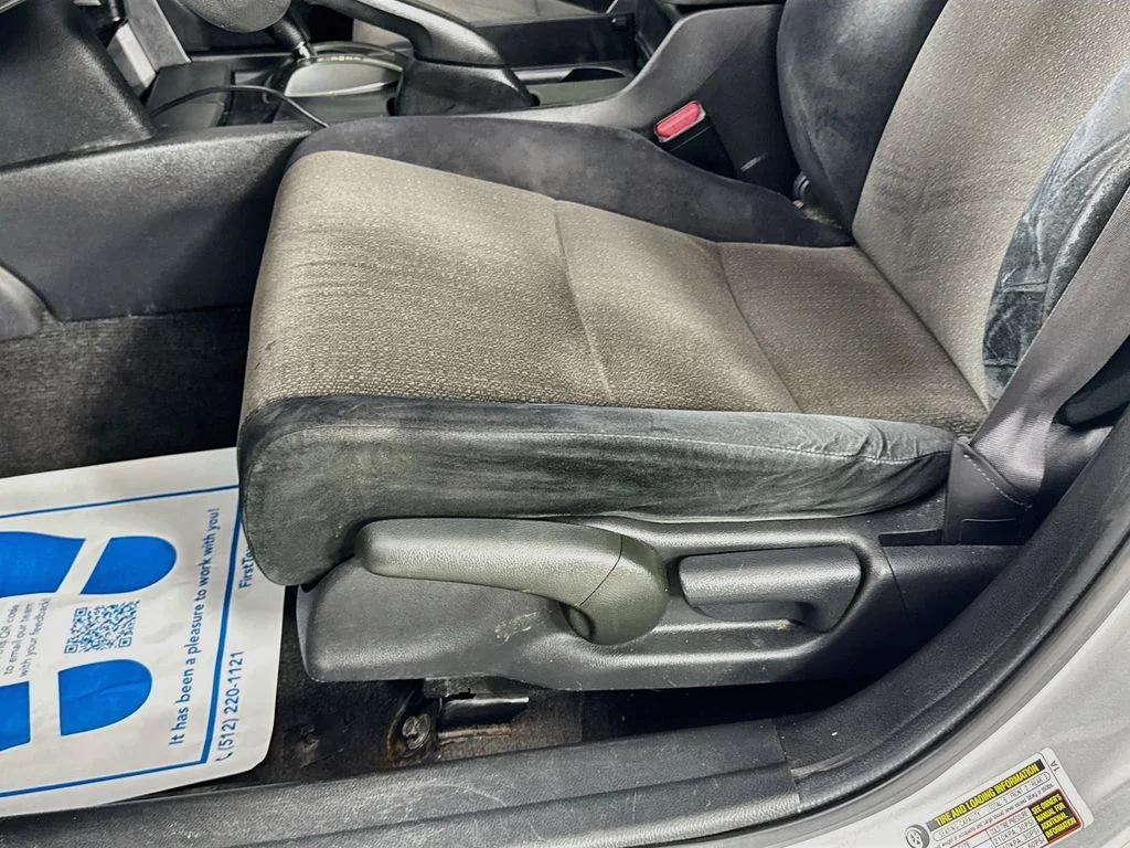 Used 2008 Silver Honda LX image 22