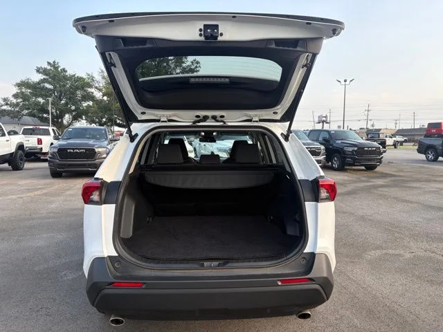 Used 2025 White Toyota XLE image 9