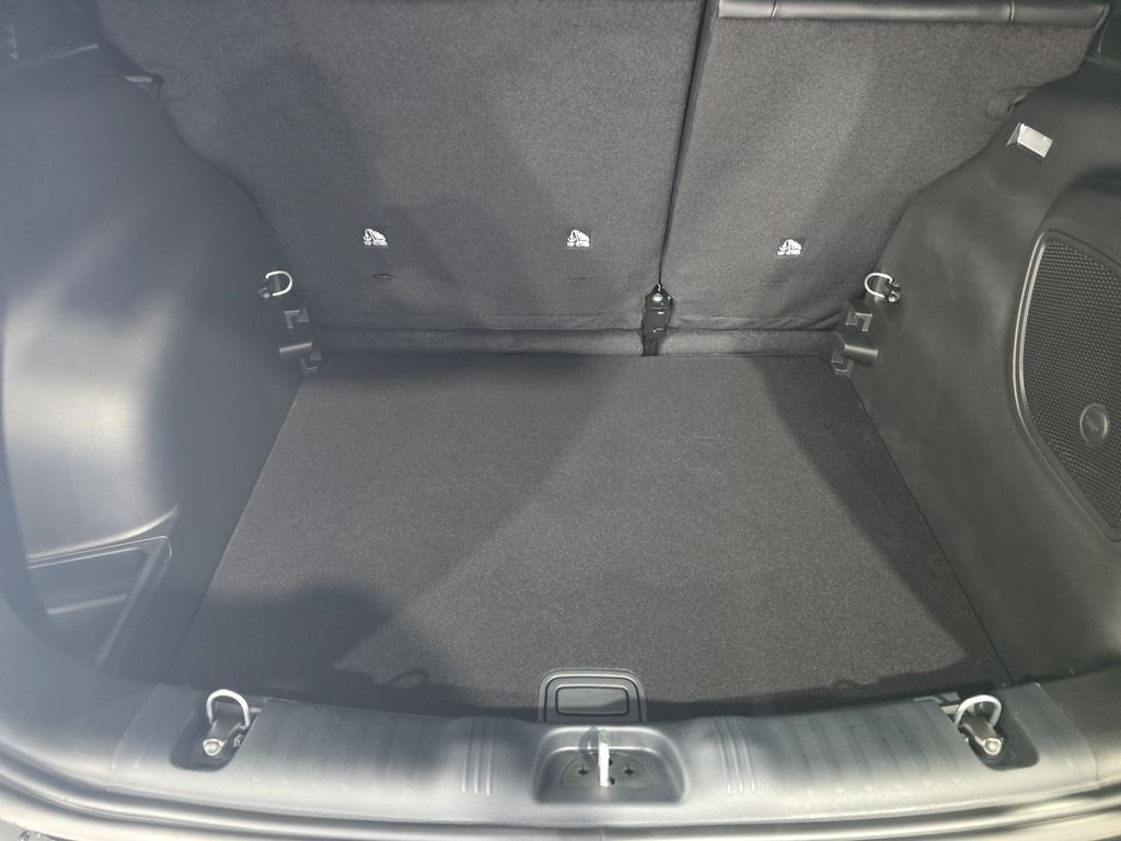 New 2026 Diamond Black Crystal Pearlcoat Jeep  image 9