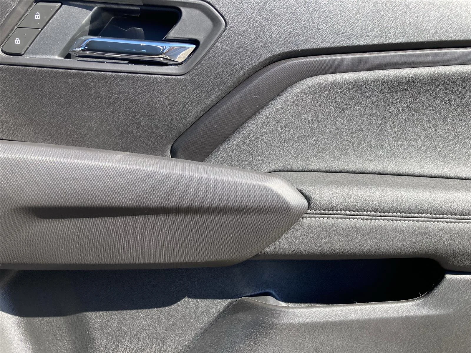 New 2026 Onyx Black GMC Elevation image 14