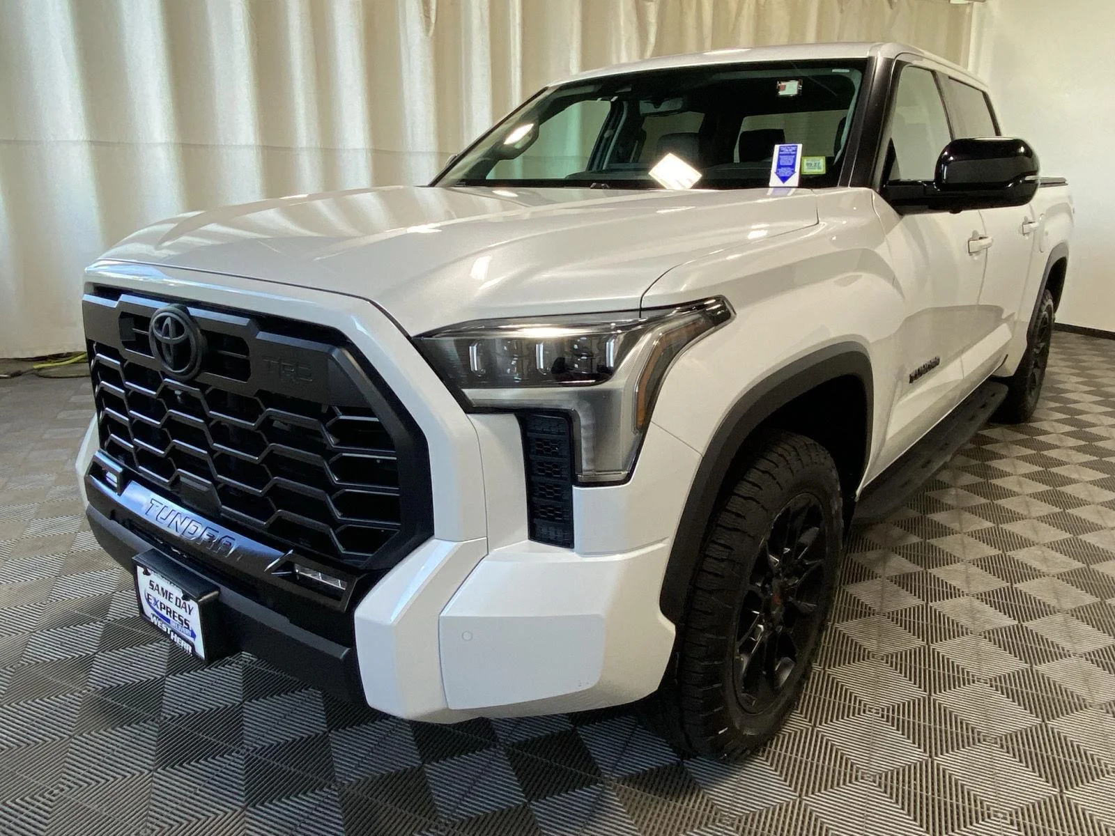 Used 2024 Wind Chill Pearl Toyota Limited image 7