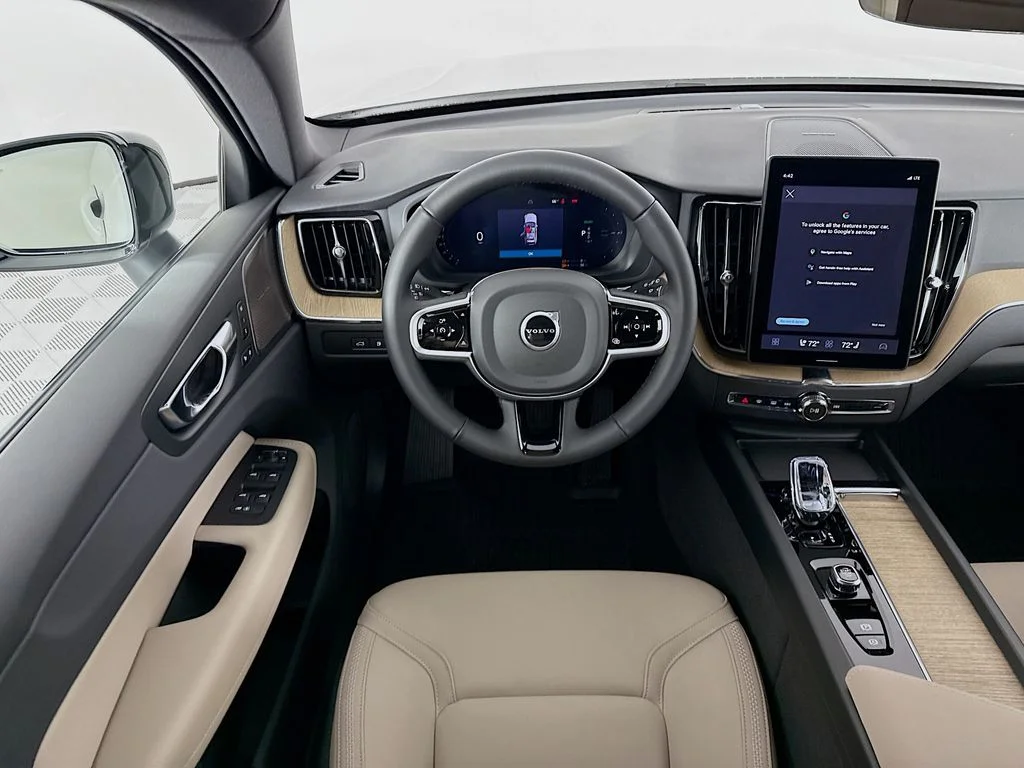 New 2026 Crystal White Volvo T8 Plus image 19