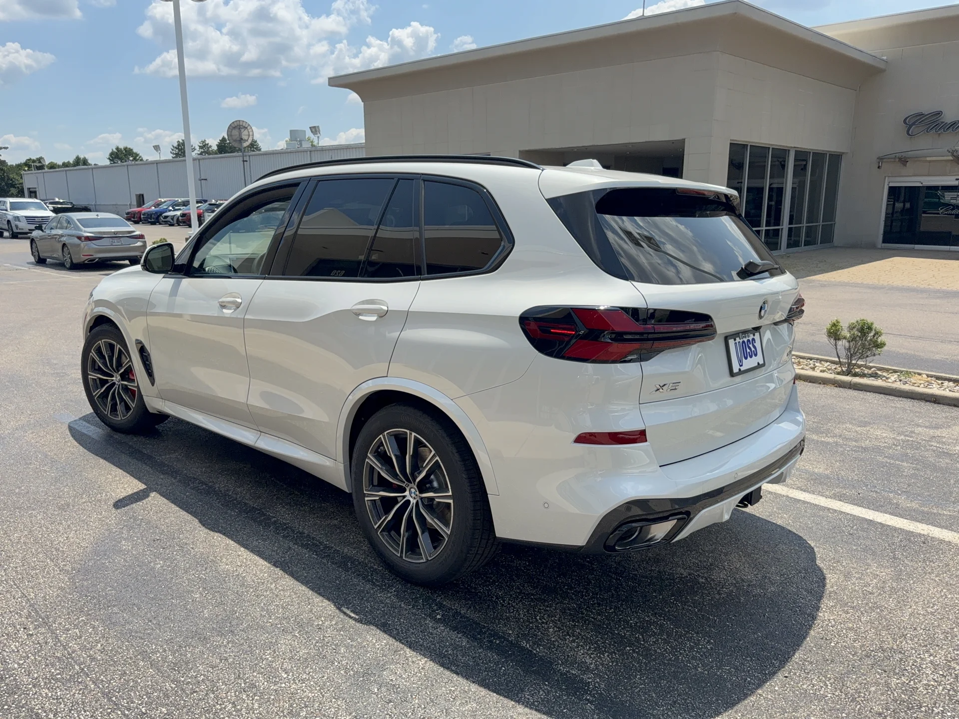 New 2026 Mineral White Metallic BMW xDrive40i image 7