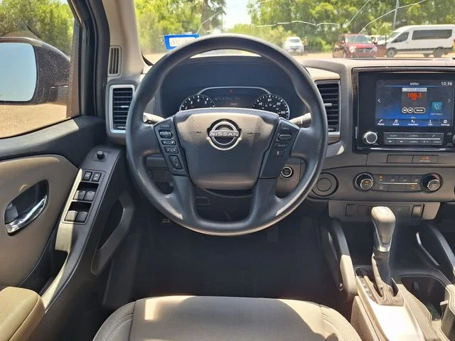 Used 2023 Green Nissan SV image 12