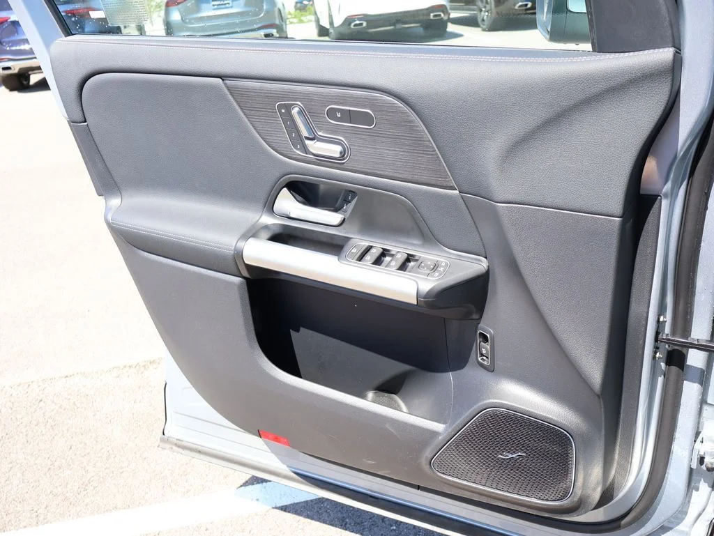 Used 2026 Cirrus Silver Metallic Mercedes-Benz GLA 250 image 36