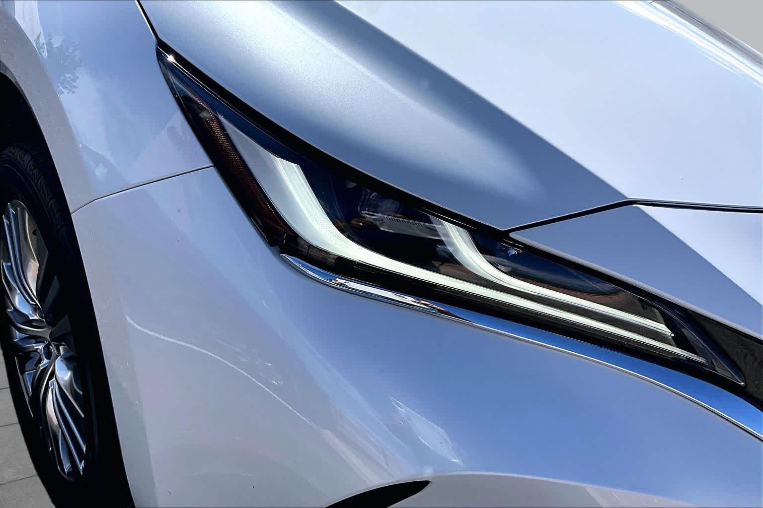 Used 2023 Wind Chill Pearl Toyota Limited image 26