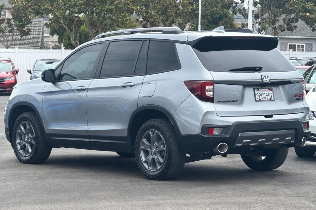 Used 2025 Lunar Silver Metallic Honda TrailSport image 6