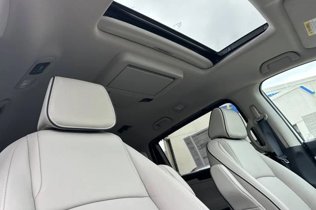 New 2026 Solar Silver Metallic Honda Touring image 19