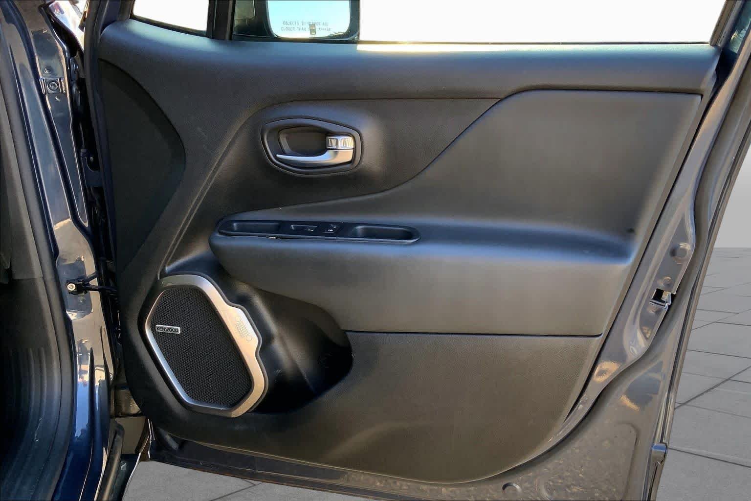 Used 2021 Slate Blue Pearlcoat Jeep Limited image 20