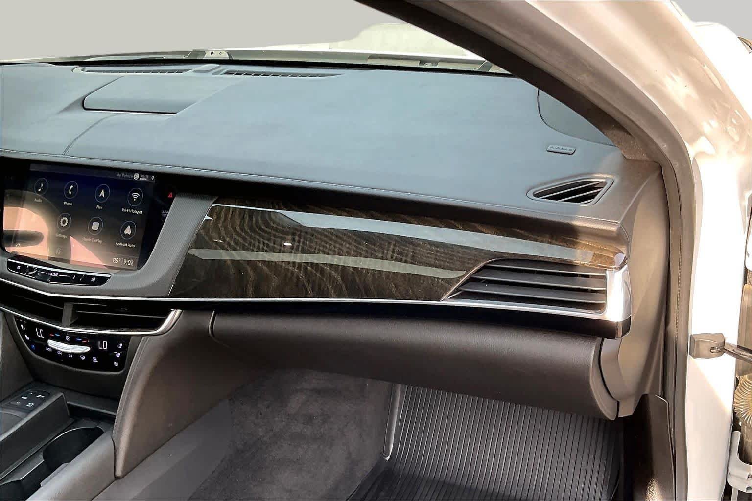 Used 2020 Crystal White Tricoat Cadillac Premium Luxury image 18