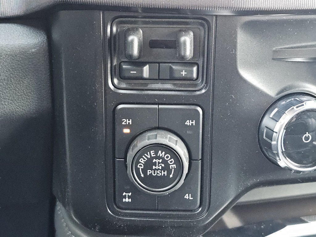 New 2026 Carbonized Gray Metallic Ford Platinum image 9