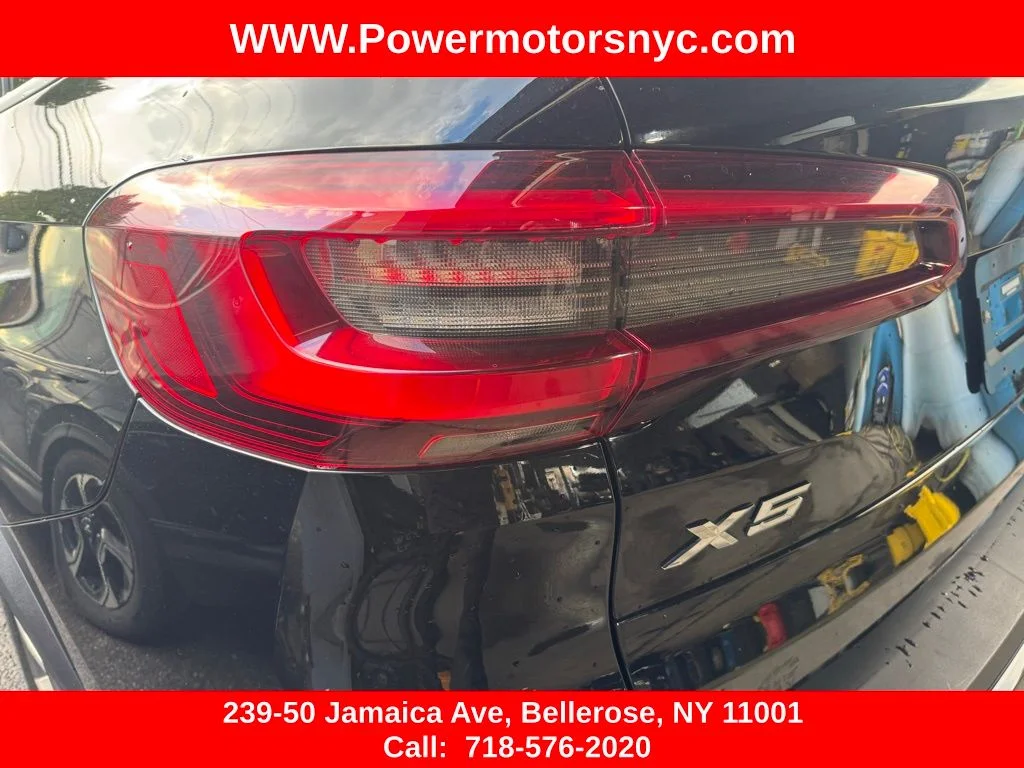 Used 2023 Black BMW xDrive40i image 9