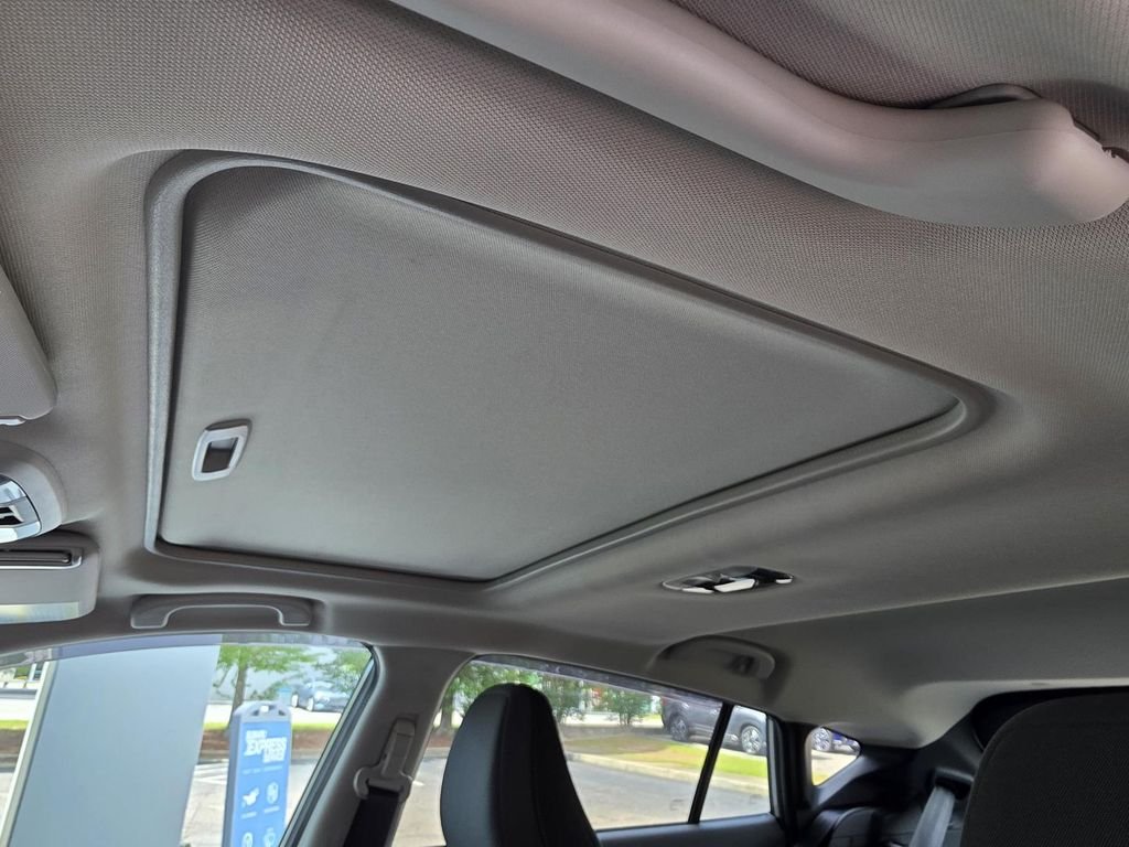New 2026 CRYSTAL WHITE PEARL Subaru Premium image 9