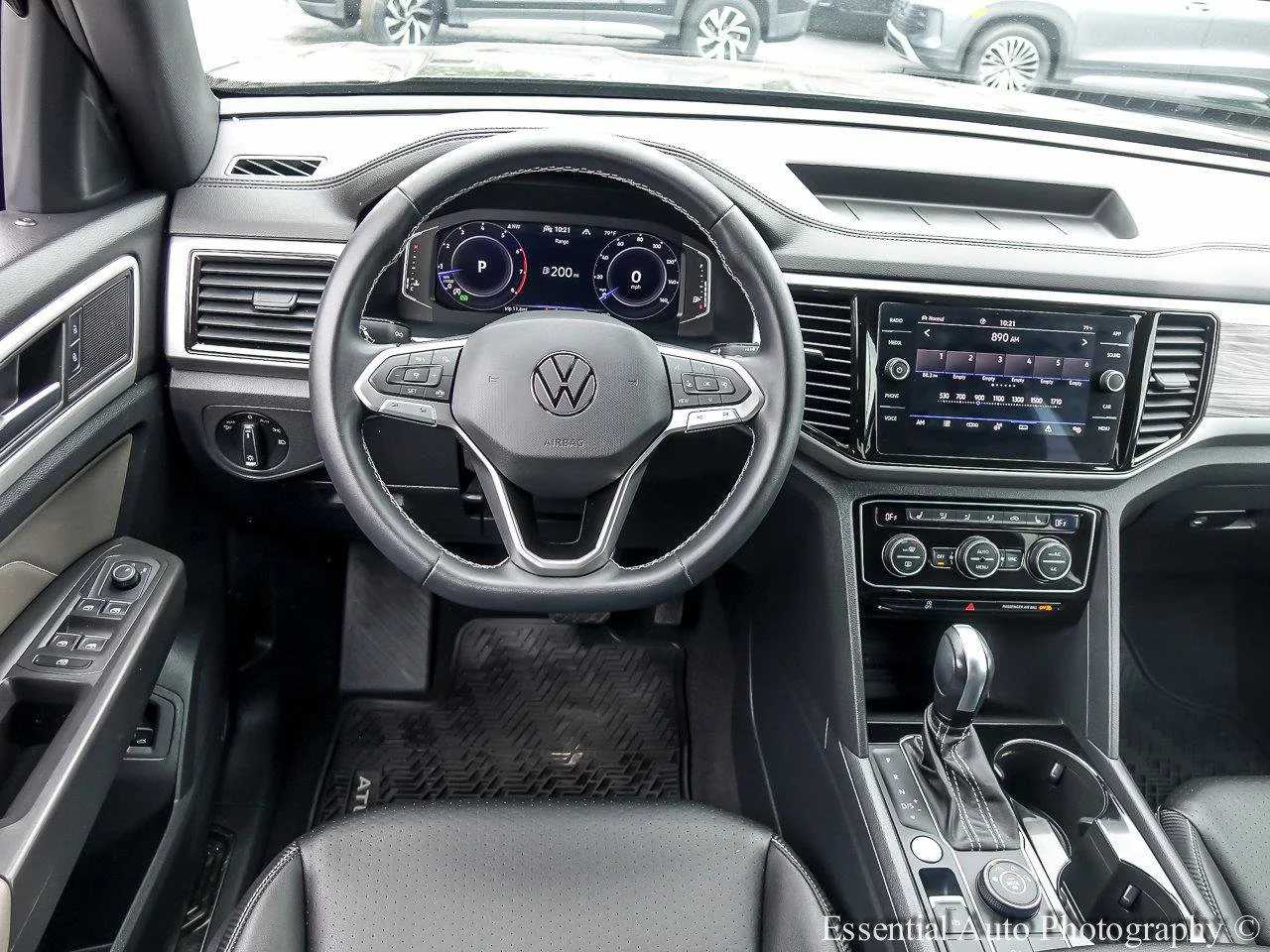 Used 2023 Deep Black Pearl Volkswagen 3.6L V6 SE w/Technology image 10