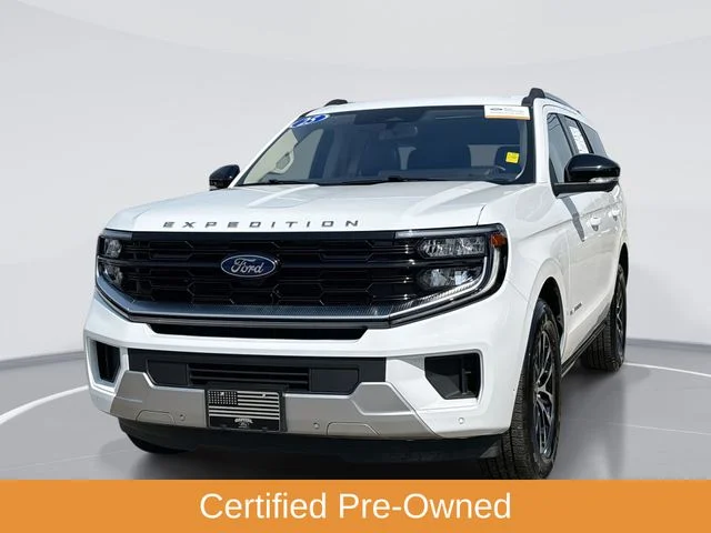 Used 2025 White Ford Platinum image 1