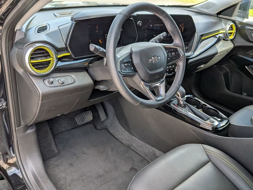 Used 2024 Black Chevrolet ACTIV image 32