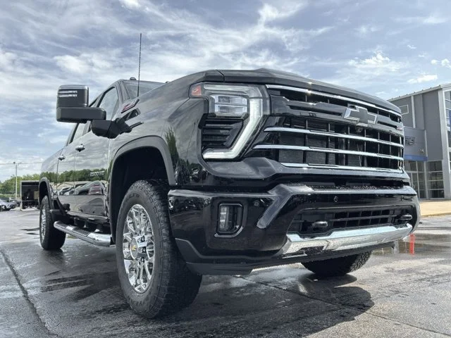 New 2026 Black Chevrolet LT image 4