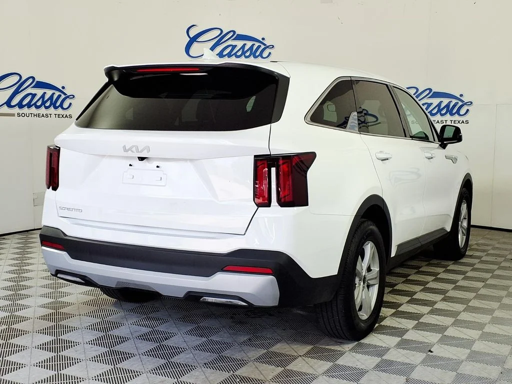 Certified Used 2025 White Kia LX image 6