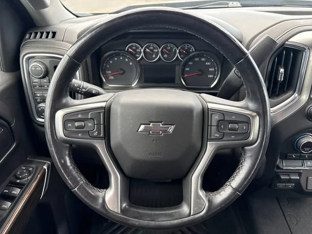 Used 2020 BLACK Chevrolet RST image 18
