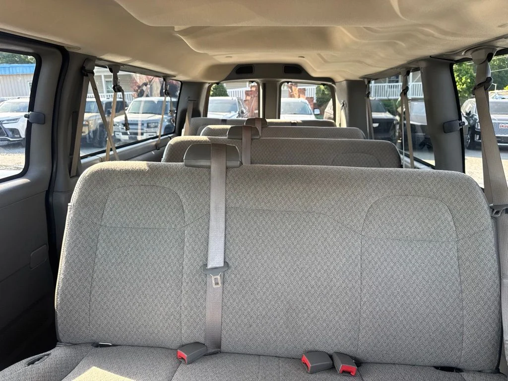 Used 2025 White Chevrolet LT image 4