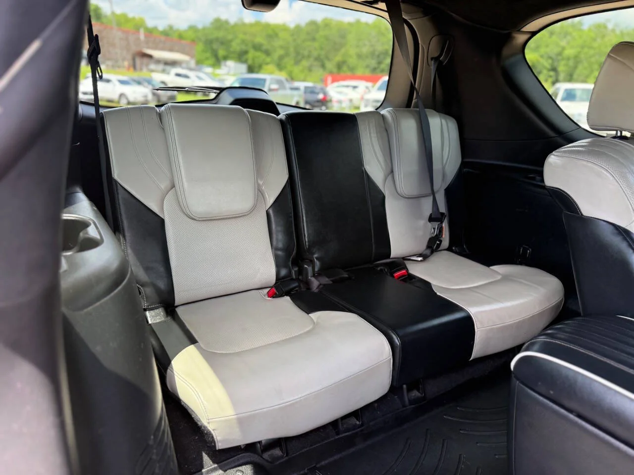 Used 2019 Black INFINITI Limited AWD 4dr SUV image 16
