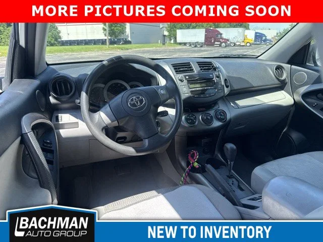 Used 2010 Super White Toyota  image 5