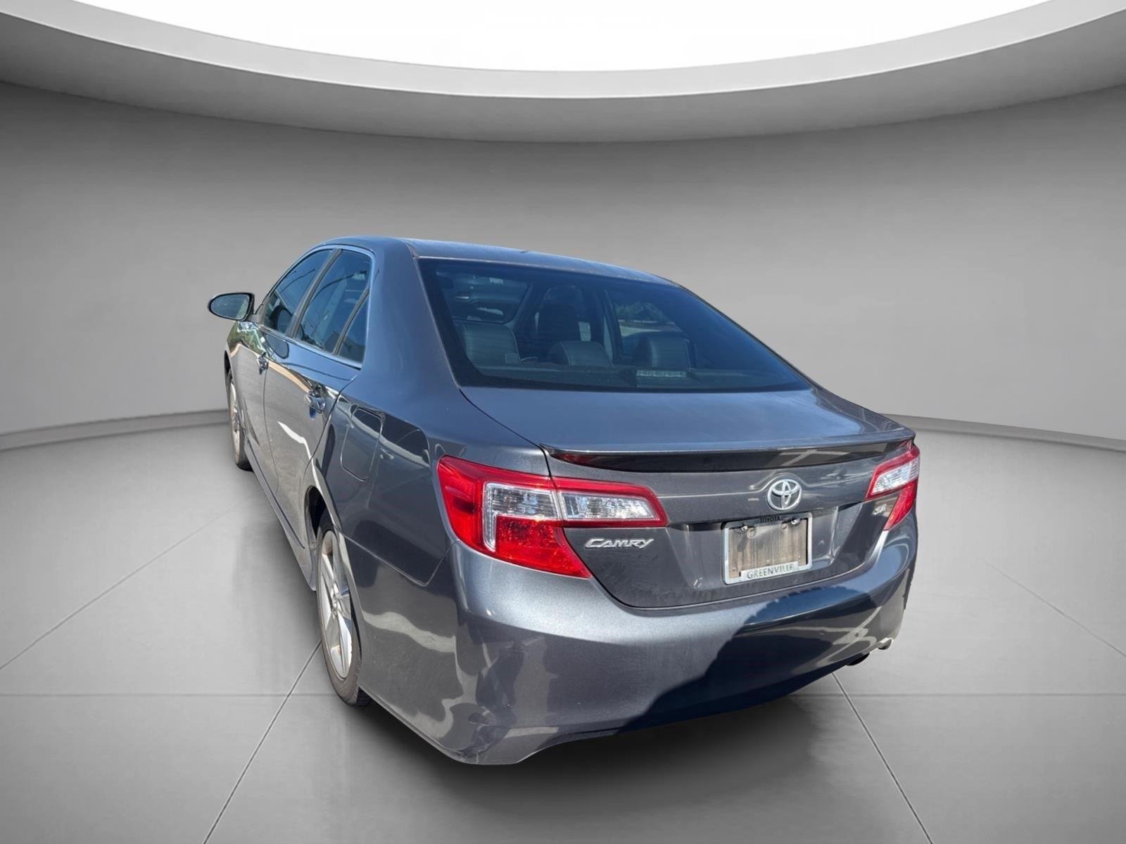 Used 2014 Magnetic Gray Metallic Toyota SE image 8