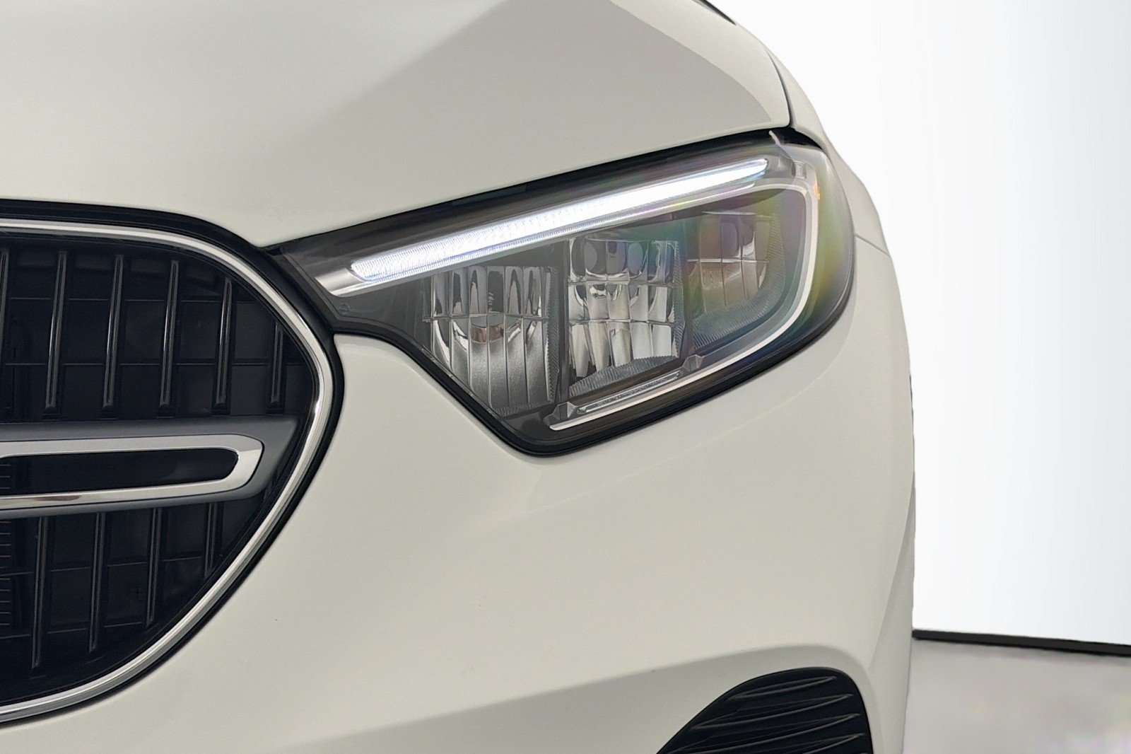 Certified Used 2026 Polar White Mercedes-Benz GLC 300 image 15