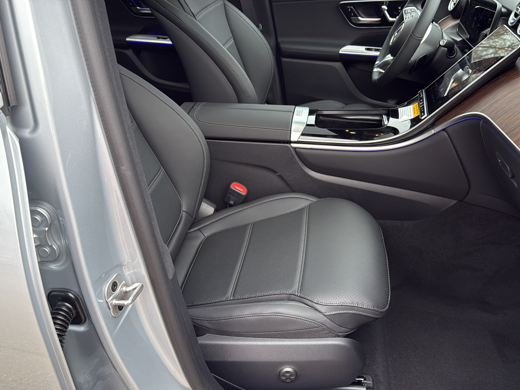 Used 2026 Silver Mercedes-Benz GLC 300 image 22