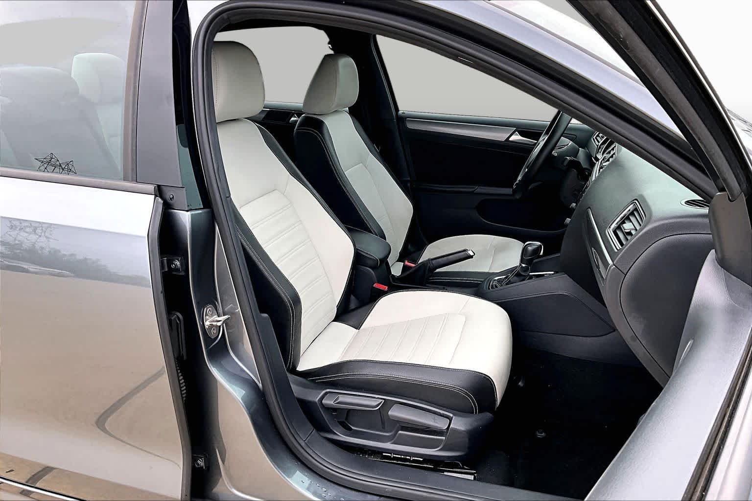 Used 2016 Platinum Gray Metallic Volkswagen 1.8T Sport image 9