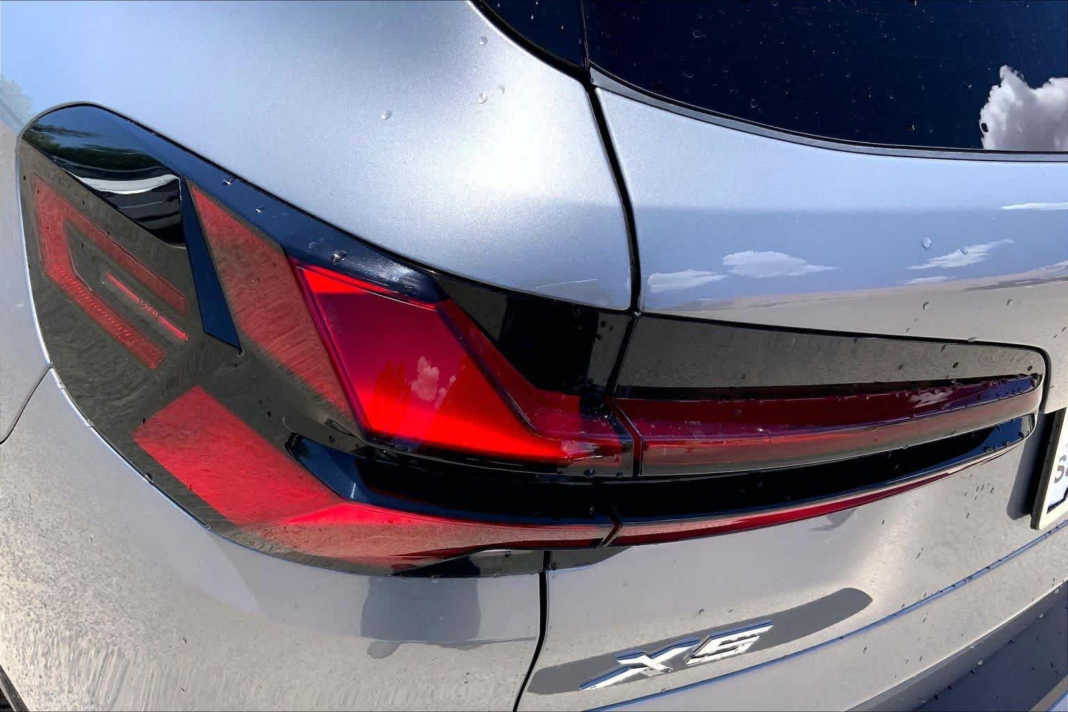 New 2026 Skyscraper Grey Metallic BMW xDrive50e image 14