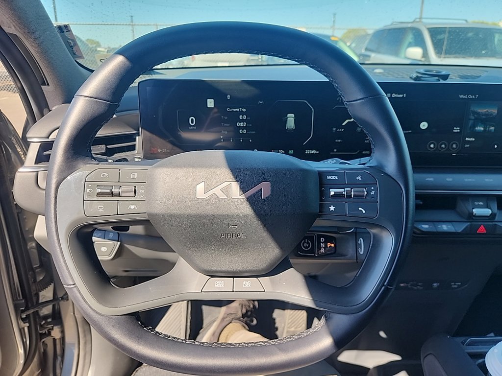 Used 2024 Pebble Kia Land image 21