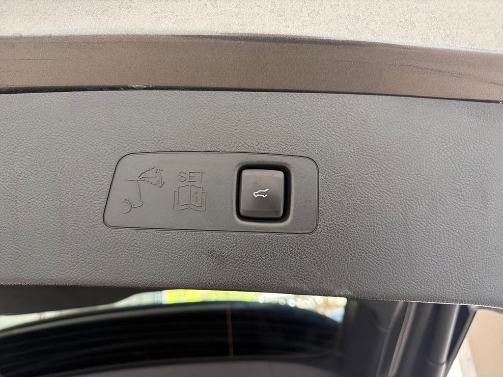 Used 2020 Gray Lincoln Standard image 34