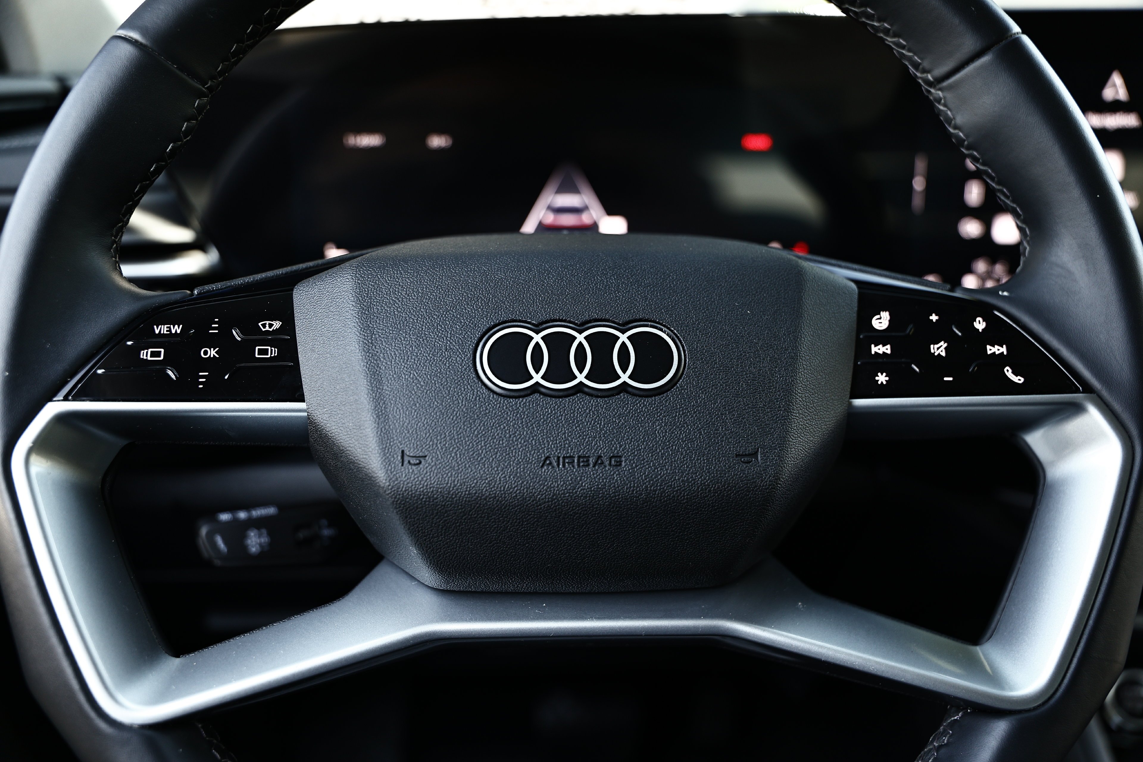 Used 2025 Mythos Black Metallic Audi 2.0T Premium Plus image 32