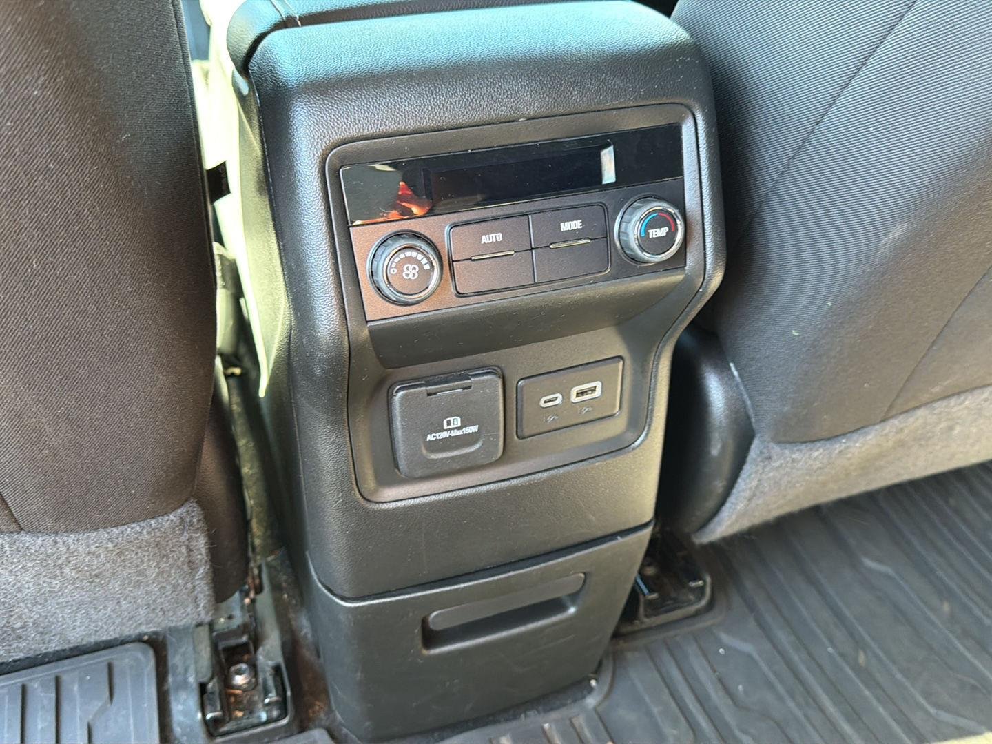 Used 2023 Ebony Twilight Metallic GMC SLE image 19