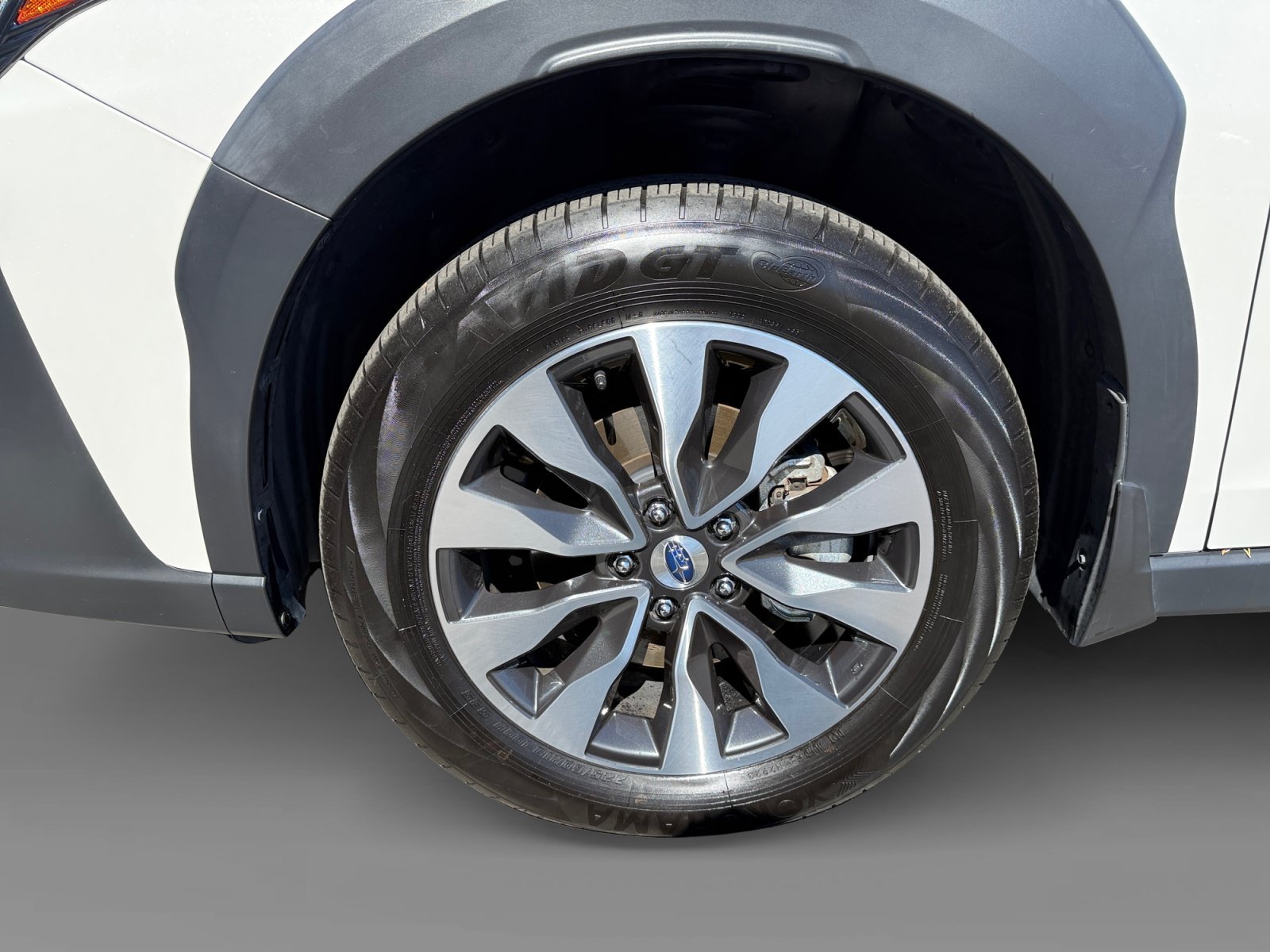 Used 2024 Crystal White Pearl Subaru Limited image 9