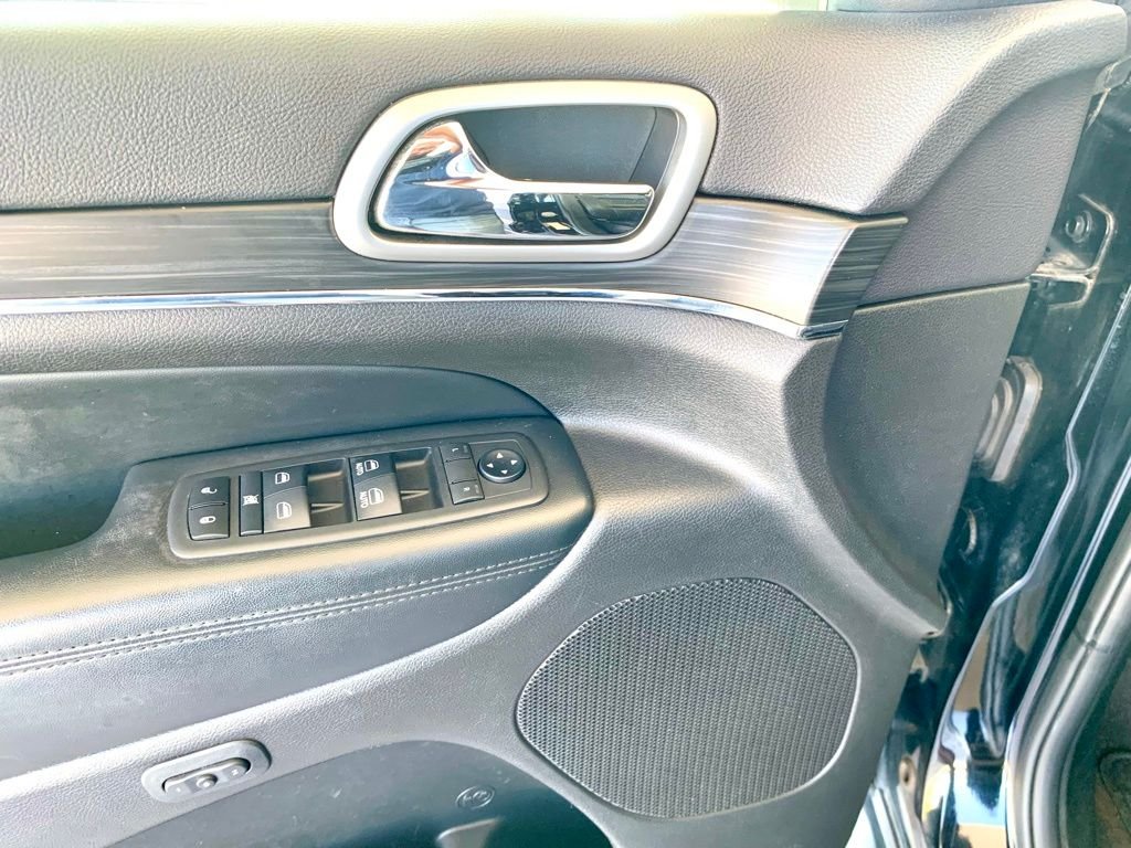 Used 2019 Black Jeep Limited image 13