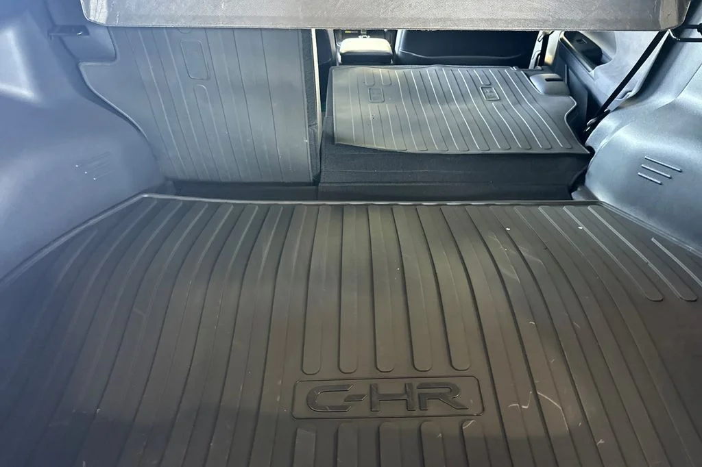 New 2026 Wind Chill Pearl <sup>1</sup> Toyota  SE image 15
