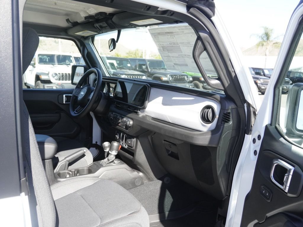 New 2026 Bright White Clear-Coat Exterior Paint Jeep Sport image 20