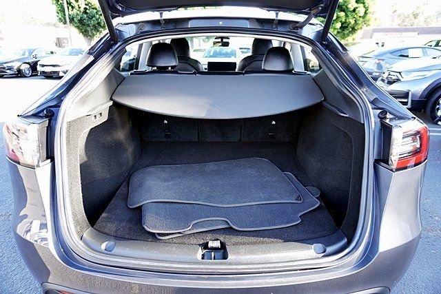 Used 2023  Tesla Long Range image 12