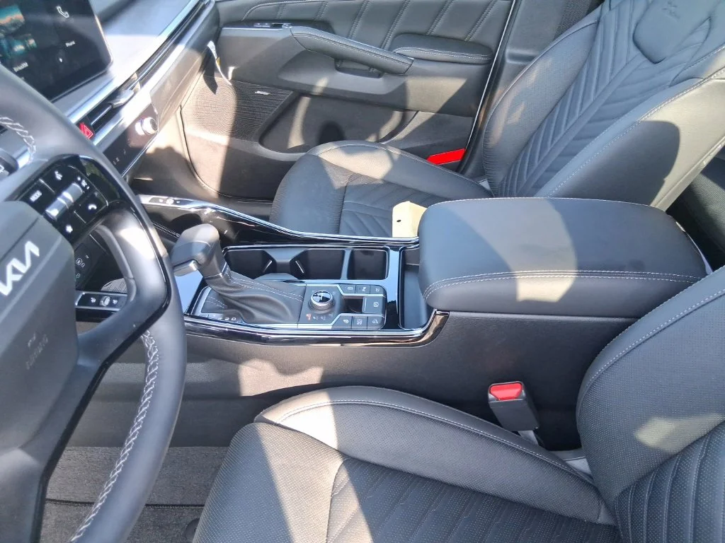 Used 2026 White Kia X-Line SX Prestige image 13