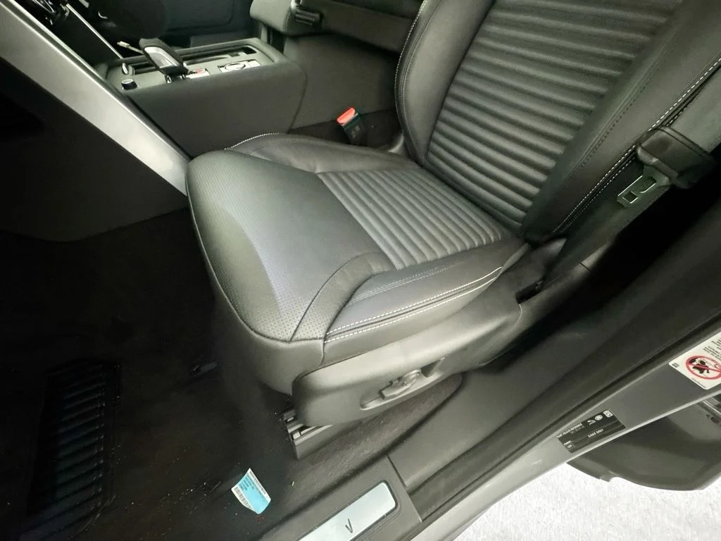 New 2026 Eiger Grey Land Rover S image 19