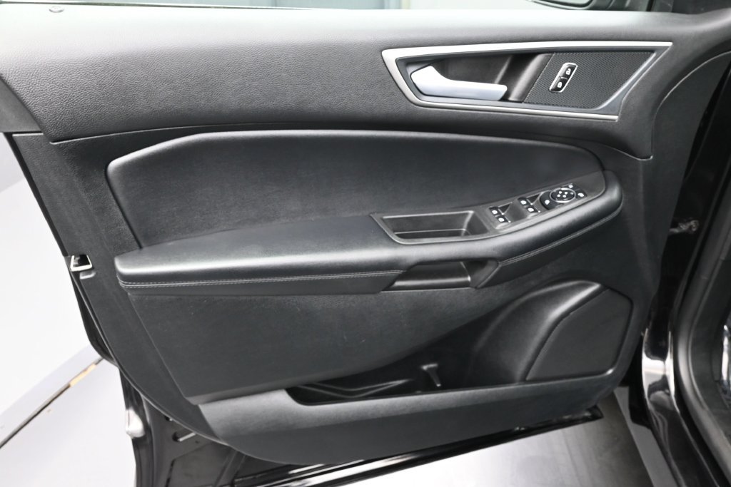 Used 2023 Black Ford SEL image 19